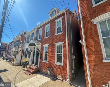 521 Locust Street - Photo Thumbnail 1