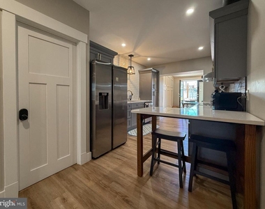 521 Locust Street - Photo Thumbnail 10