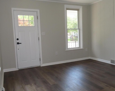828 Broad Street - Photo Thumbnail 4