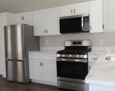 828 Broad Street - Photo Thumbnail 11