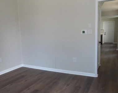 828 Broad Street - Photo Thumbnail 6