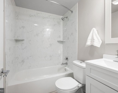 313 Creek Drive - Photo Thumbnail 5