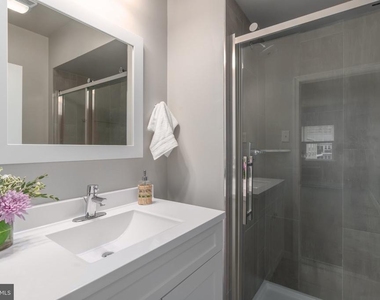 313 Creek Drive - Photo Thumbnail 4