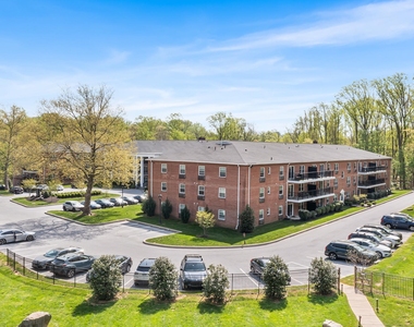 313 Creek Drive - Photo Thumbnail 9
