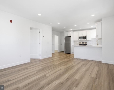 21 W Front Street - Photo Thumbnail 12