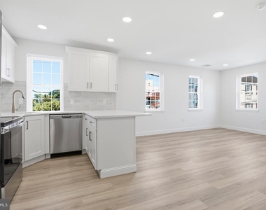 21 W Front Street - Photo Thumbnail 2