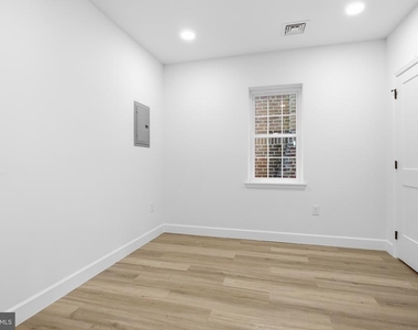 21 W Front Street - Photo Thumbnail 16