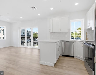 21 W Front Street - Photo Thumbnail 2