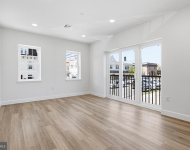 21 W Front Street - Photo Thumbnail 9