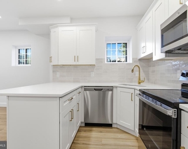 21 W Front Street - Photo Thumbnail 4