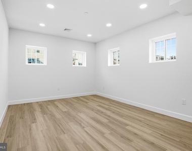 21 W Front Street - Photo Thumbnail 10