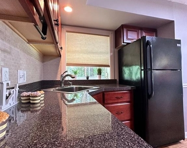 162 Bishops Drive - Photo Thumbnail 8