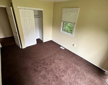 162 Bishops Drive - Photo Thumbnail 15