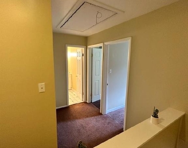162 Bishops Drive - Photo Thumbnail 17