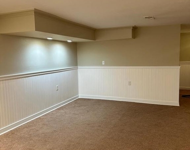 162 Bishops Drive - Photo Thumbnail 24