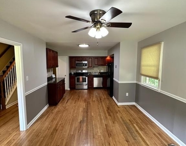 162 Bishops Drive - Photo Thumbnail 5