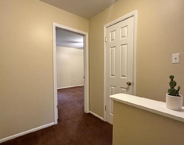 162 Bishops Drive - Photo Thumbnail 13