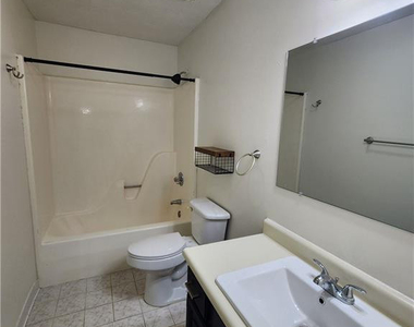 5521 Deep Hollow Court - Photo Thumbnail 18