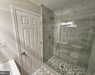 750 E Marshall Street - Photo Thumbnail 9