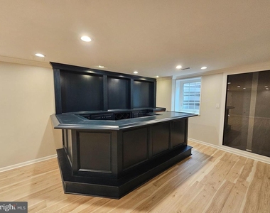 750 E Marshall Street - Photo Thumbnail 18