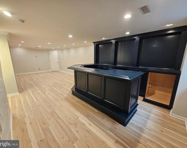 750 E Marshall Street - Photo Thumbnail 16