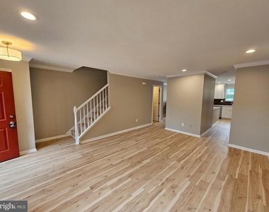 750 E Marshall Street - Photo Thumbnail 4