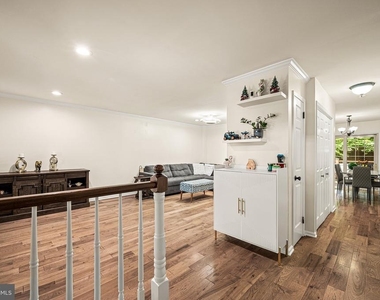 705 Shippen Drive - Photo Thumbnail 3