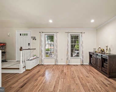 705 Shippen Drive - Photo Thumbnail 8