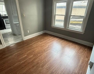 230 E Lincoln Highway - Photo Thumbnail 5
