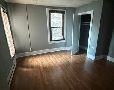 230 E Lincoln Highway - Photo Thumbnail 10