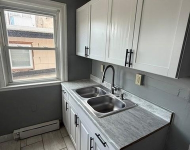 230 E Lincoln Highway - Photo Thumbnail 6