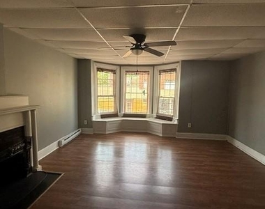 230 E Lincoln Highway - Photo Thumbnail 4