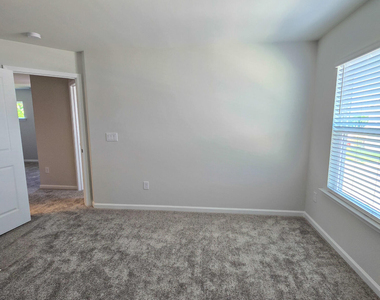 1117 Everton Avenue - Photo Thumbnail 35