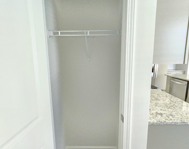 1117 Everton Avenue - Photo Thumbnail 12
