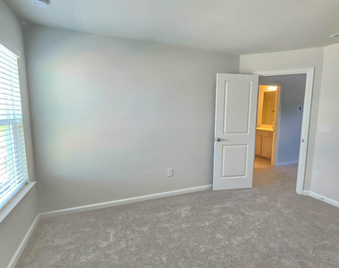 1117 Everton Avenue - Photo Thumbnail 29