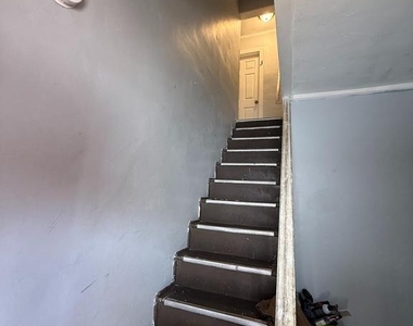 178 N Broadway - Photo Thumbnail 3