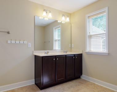 1415 Glenwater Drive - Photo Thumbnail 16