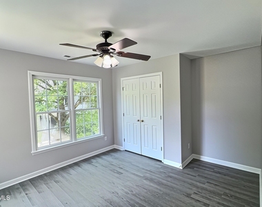 109 Weatherhill Point - Photo Thumbnail 17
