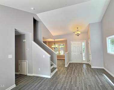 109 Weatherhill Point - Photo Thumbnail 5