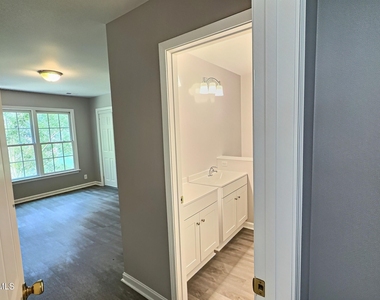 109 Weatherhill Point - Photo Thumbnail 12