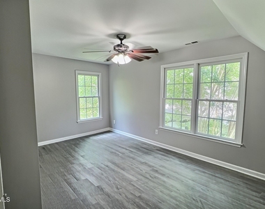 109 Weatherhill Point - Photo Thumbnail 19