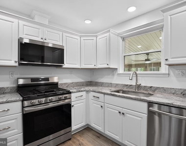 930 Sykesville Road - Photo Thumbnail 6