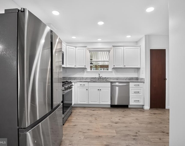 930 Sykesville Road - Photo Thumbnail 8