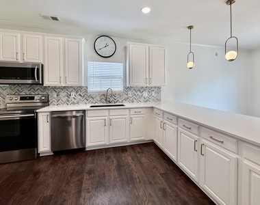 4604 Miller Drive - Photo Thumbnail 11