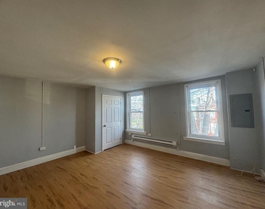 104 Linden Street - Photo Thumbnail 9
