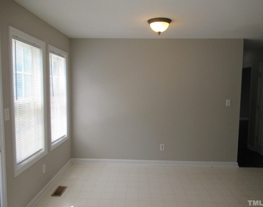 324 Springside Drive - Photo Thumbnail 6