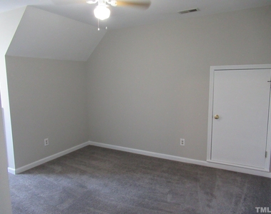 324 Springside Drive - Photo Thumbnail 11