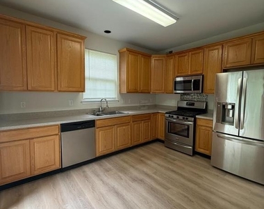 47 Ross Way - Photo Thumbnail 13