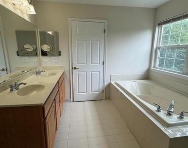 47 Ross Way - Photo Thumbnail 25