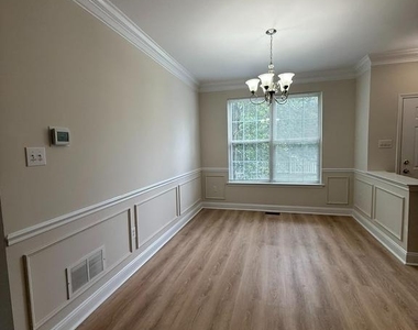 47 Ross Way - Photo Thumbnail 6